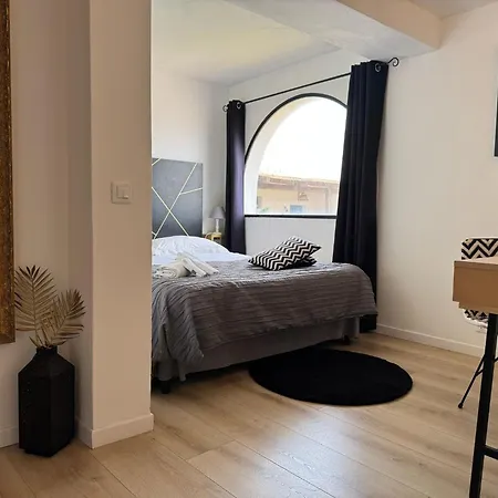Hotel apartamentowy Le Lanterne